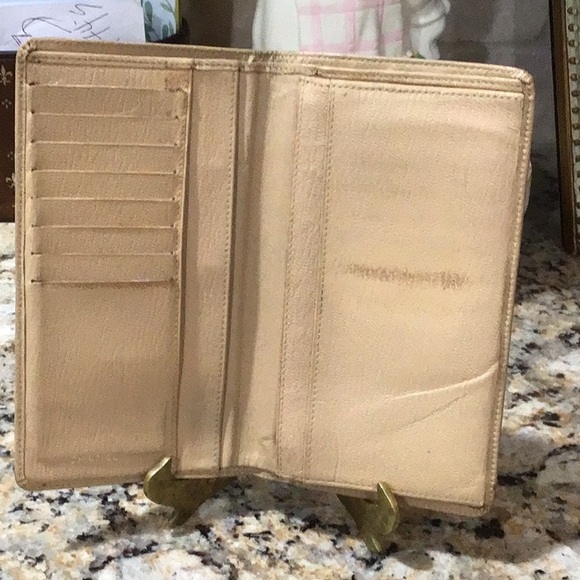 Vintage Chanel Wallet w/ dust bag and box. - Picture 3 of 15